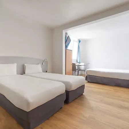 Aparthotel Access 2*